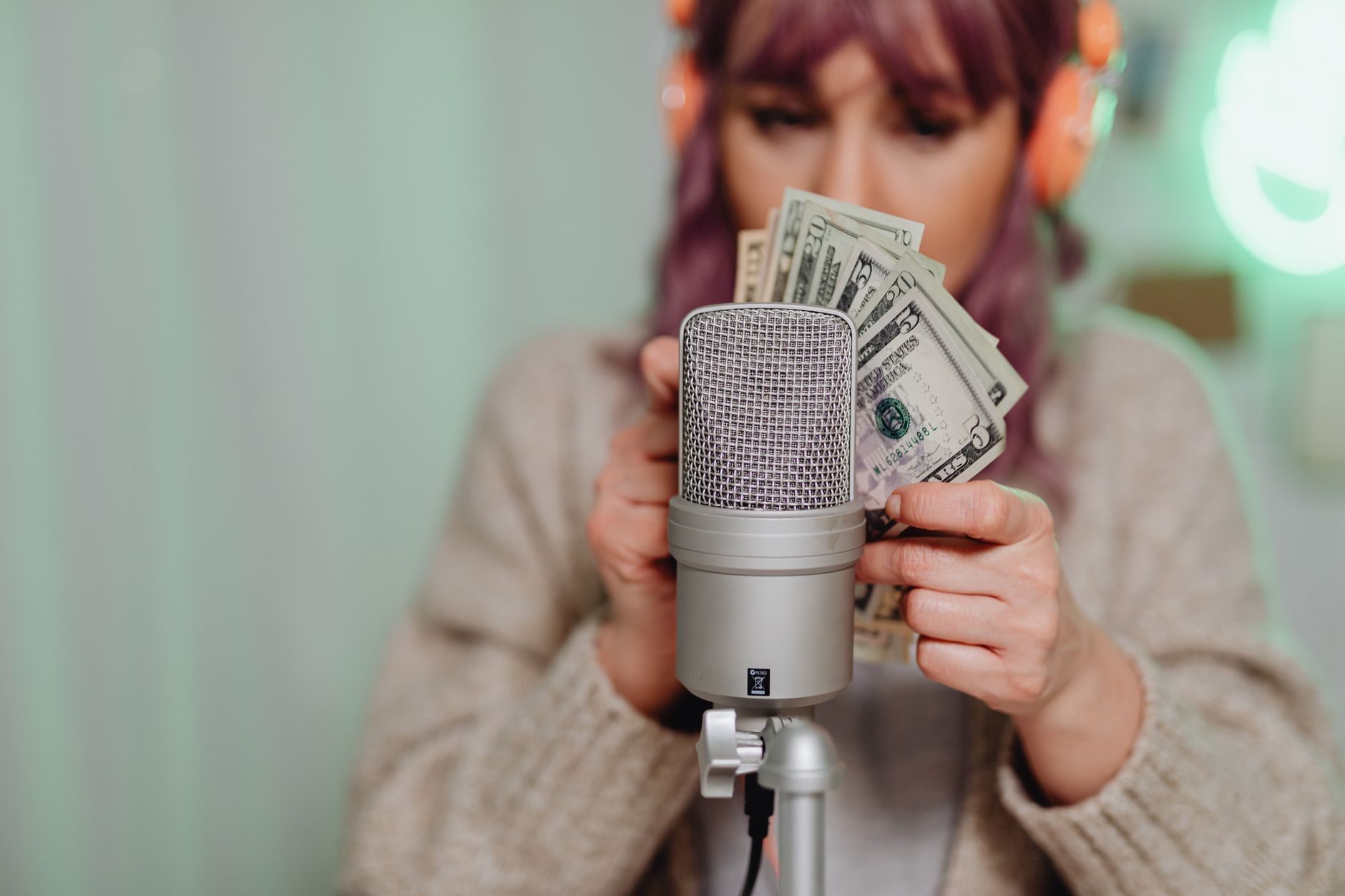 AI Content Creation Income: What the Data Actually Shows (2026) - FeatherDen